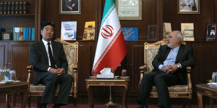 إيران والصين توقعان اتفاق تعاون استراتيجي مدته 25 عاما