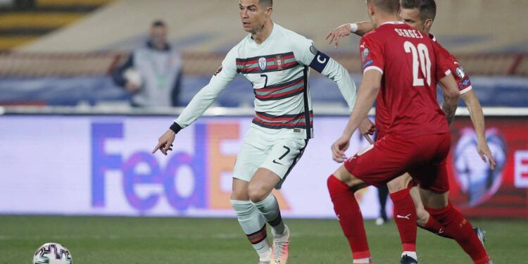 رونالدو يبرر غضبه فيقول: “لقد عاقبوا بلدا بأكمله