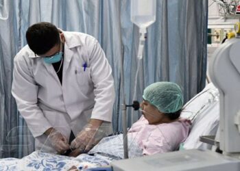 الصحة تجهز مشفى تخصصياً وتوقف العمليات الباردة في بعض مشافي دمشق