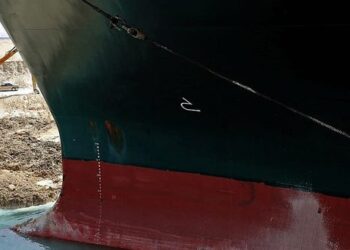 توقف الملاحة في قناة السويس يؤخر توريدات النفط إلى سورية