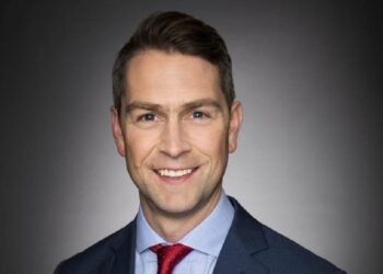 نائب كندي يظهر عاريا خلال اجتماع افتراضي