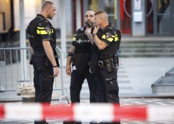 هولندا .. القبض على رجل دبر لمهاجمة مركز تطعيم ضد كورونا