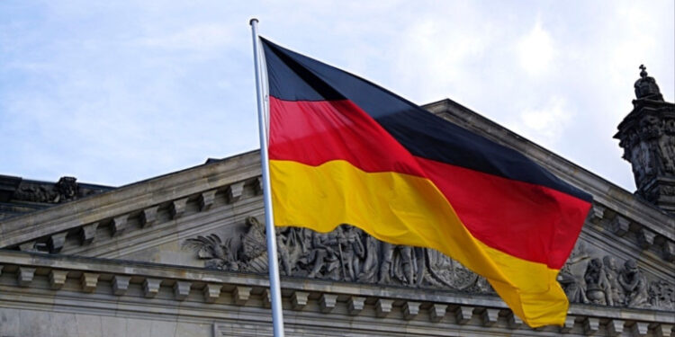 ألمانيا تعتزم تشديد قوانين احتواء جائحة كورونا