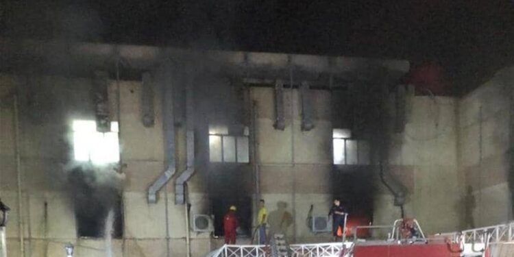 حريق في مستشفى مختص بمصابي كورونا في بغداد