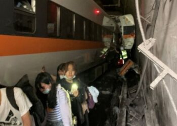 تايوان .. مقتل العشرات في حادث خروج قطار عن مساره