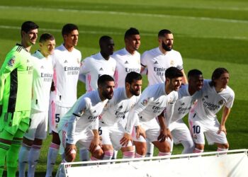 لاعبو ريال مدريد يفاجئون إدارة بيريز بقرار جماعي
