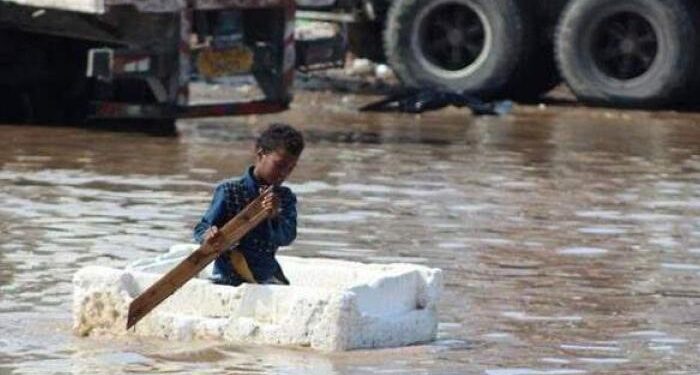 13 قتيلا بينهم طفلان جراء فيضانات في اليمن