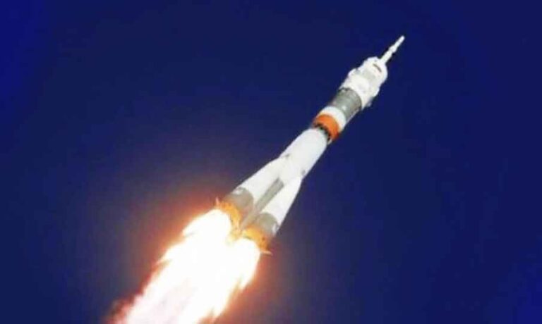شركة أمريكية تفقد السيطرة على صاروخ يحمل قمرين صناعيين