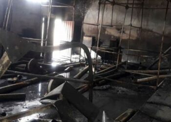 إخماد حريق في #معمل_للفلين بحسياء الصناعية بحمص