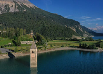 إيطاليا .. ظهور قرية “كورون” الغارقة تحت الماء بعد 70 عاما