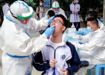 كورونا تتسبب بإغلاق حي بأكمله في مدينة صينية