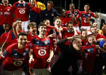 "ليل" يُتوج بلقب الدوري الفرنسي