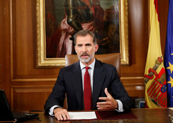 فيليبي السادس, ملك اسبانيا يتلقى لقاح كورونا ..