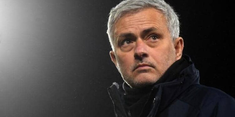 روما الإيطالي يتعاقد مع جوزيه مورينيو