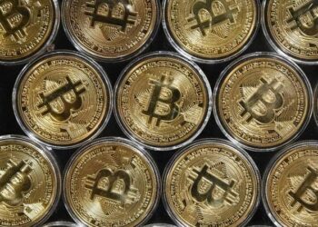 دولة تخالف الاتجاه و تتبنى “بيتكوين” كعملة قانونية..