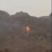 السعودية.. صاعقة رعدية تشعل حريقا في جبل “عفر”