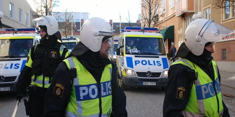 اعتقال أشهر مغنيي الراب بالسويد بتهمة الترويج للعنف..