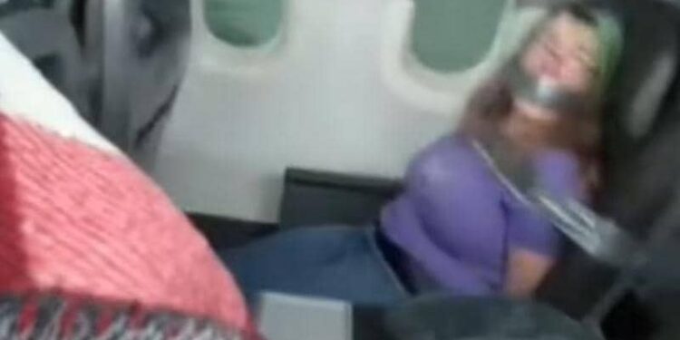 بالتكبيل عوقبت الراكبة المشاغبة