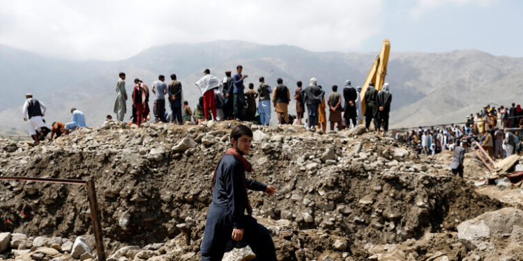 مقتل 40 شخصا وفقدان 150 جراء فيضانات في شمال أفغانستان