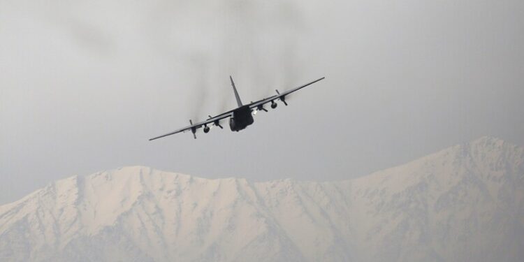 تحطم طائرة يعتقد أنها أفغانية جنوبي أوزبكستان