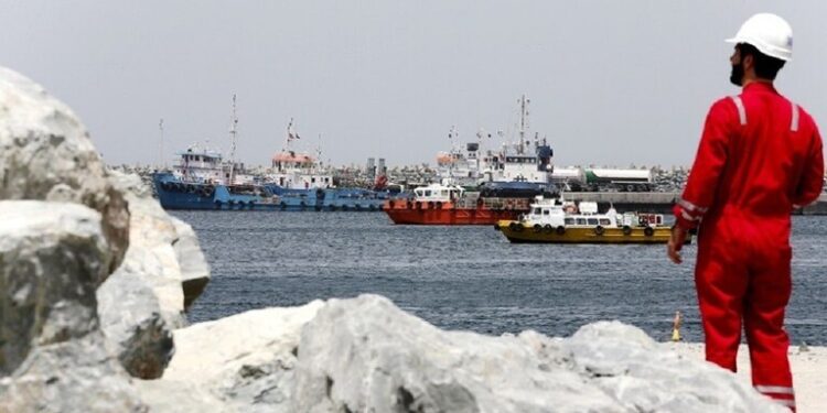 حادث بحري قبالة سواحل ميناء الفجيرة الإماراتي