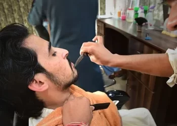 طالبان تمنع الحلاقين من تشذيب اللحى