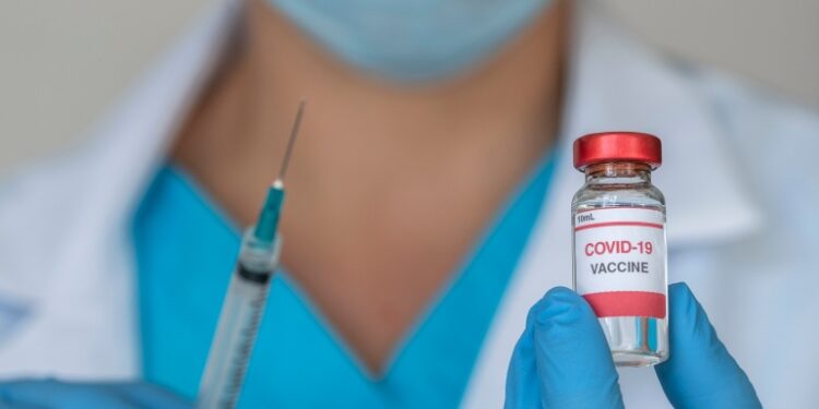 كورونا يغلق 9 شعب صفية.. و20% من الكوادر التعليمية تلقوا اللقاح