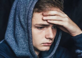 كورونا يسبب جنون العظمة للمراهقين ..