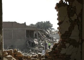 50 قتيلاً على الأقل بتفجير إرهابي استهدف مسجداً في أفغانستان