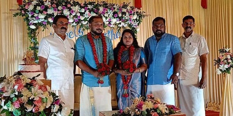 لينين وماركس وإنجلز يحضرون عرسا في الهند ..