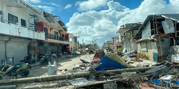 الفلبين .. إعصار يتسبب بمصرع 208 أشخاص على الأقل