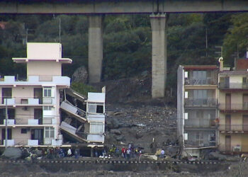 إيطاليا.. انتشال أربع جثث جديدة من المبنى المنهار في صقلية