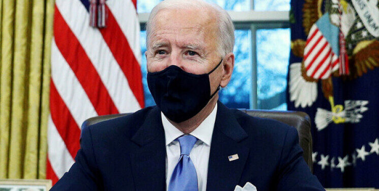 بايدن يطمئن الأميركيين بشأن انتشار “أوميكرون”