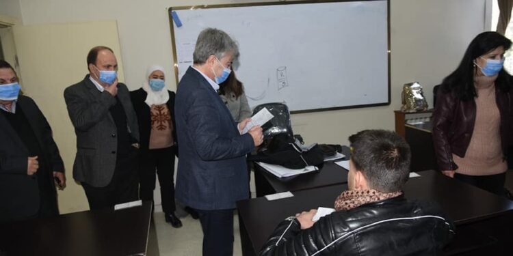 معاون وزير السياحة يتفقد سير العملية الامتحانية في مركز دمر للتدريب السياحي والفندقي