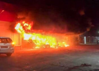 إندونيسيا.. مقتل 18 شخصاً في اشتباك وحريق