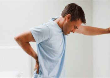 أعراض جديدة لـ”أوميكرون” ..