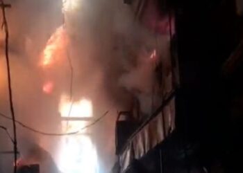 حريق ضخم في سوق بالعاصمة الإيرانية طهران