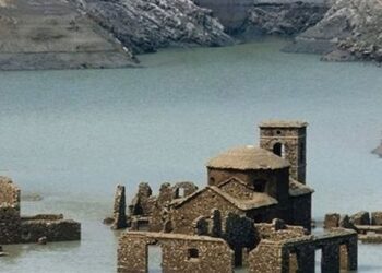 قرية إسبانية تعود للظهور بعد “اختفاء” 30 عاما