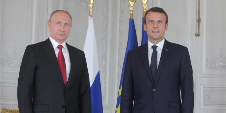 بوتين لماكرون: روسيا مستعدة للحوار مع أوكرانيا في حال التطبيق غير المشروط للمطالب الروسية