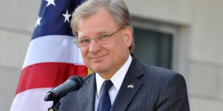 السفير الأمريكي في ليبيا يدعو إلى “تحييد النفط” عن التجاذبات السياسية