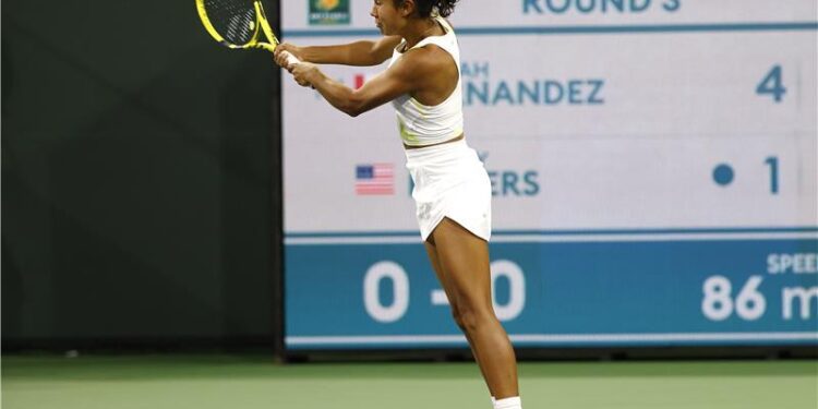 الكندية فرنانديز تتأهل إلى ثمن نهائي إنديان ويلز للتنس