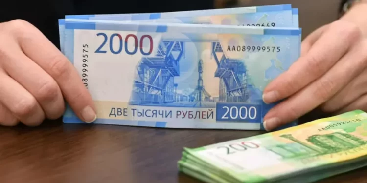 الروبل يصعد أمام اليورو إلى مستوى هو الأول منذ 2017