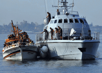 استمرار تدفق المهاجرين على سواحل جزيرة لامبيدوزا الإيطالية