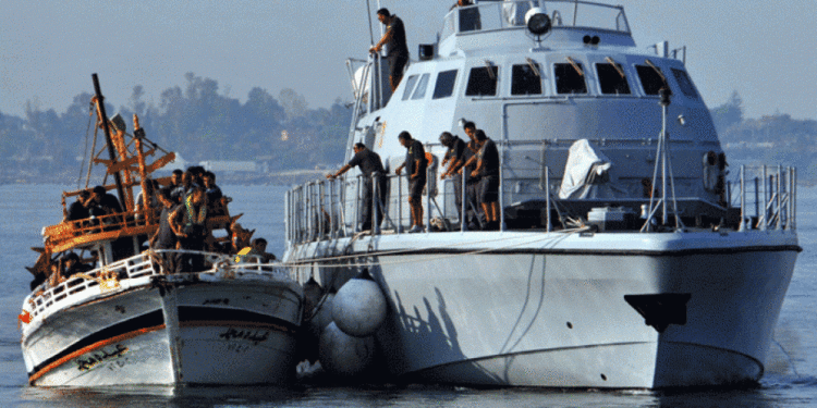 استمرار تدفق المهاجرين على سواحل جزيرة لامبيدوزا الإيطالية