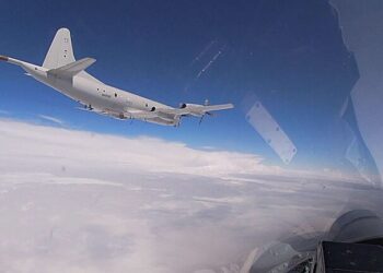 البنتاغون بصدد إنتاج صهريج طائر يشحن الدرونات بالليزر