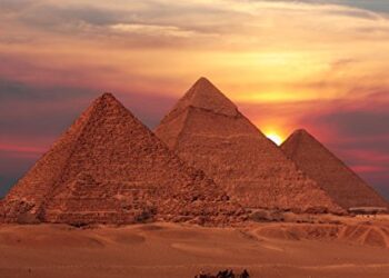 مصر .. اكتشاف “باب زائف” يؤدي إلى العالم السفلي” داخل مقبرة!