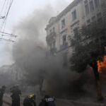 تونس.. اندلاع حريق كبير بمصنع في ميناء المهدية