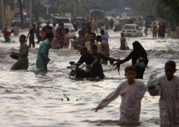 باكستان .. مصرع عشرة أشخاص جراء الفيضانات
