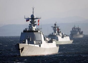 سفن روسية وصينية تبدأ تسيير دوريات مشتركة في المحيط الهادئ