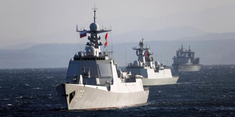 سفن روسية وصينية تبدأ تسيير دوريات مشتركة في المحيط الهادئ